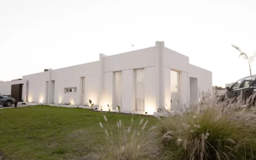 Elegancia y Confort: Casa de 3 Dormitorios