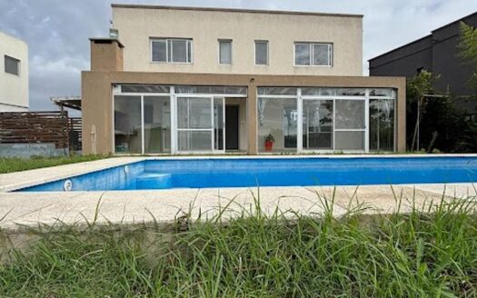 Casa en Venta El Cantón con Laguna