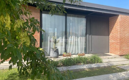 Venta casa con gran iluminación