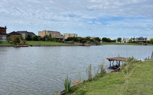 Casa en Venta El Cantón con Laguna